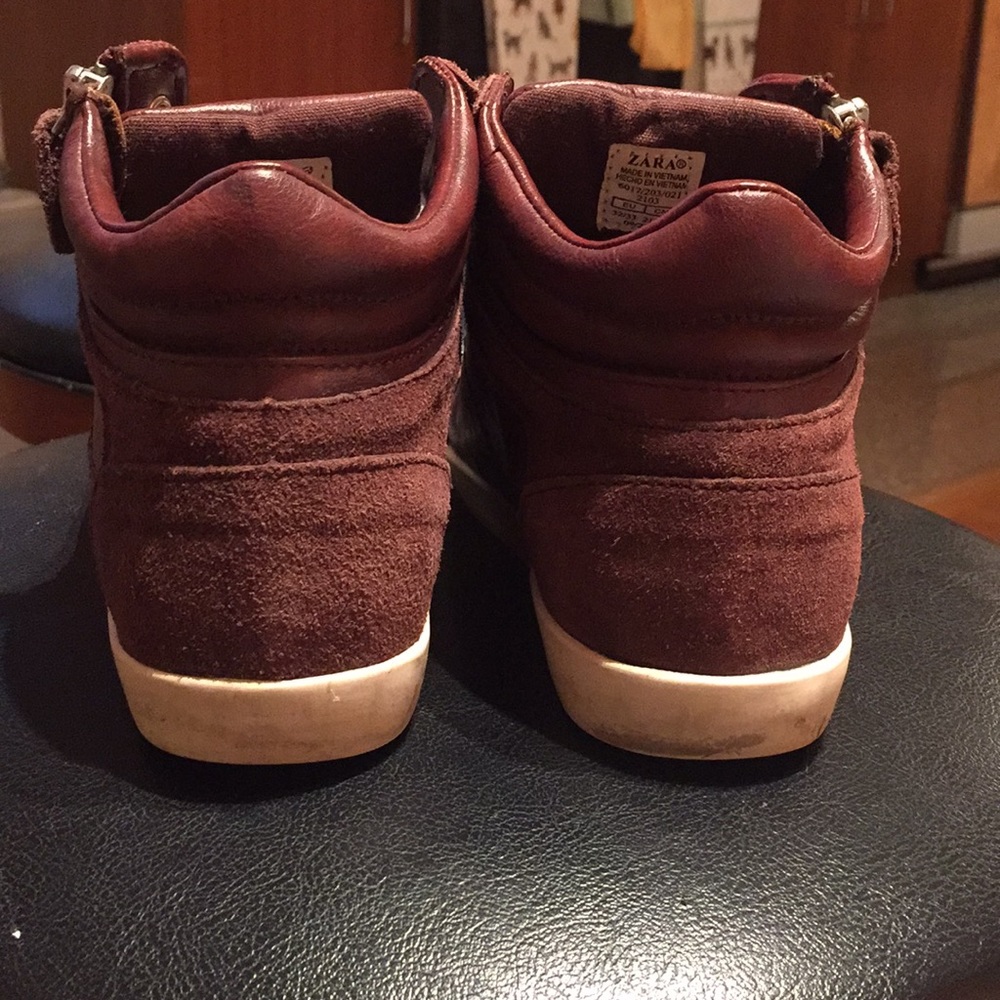Sneakers - Picture 3 of 6